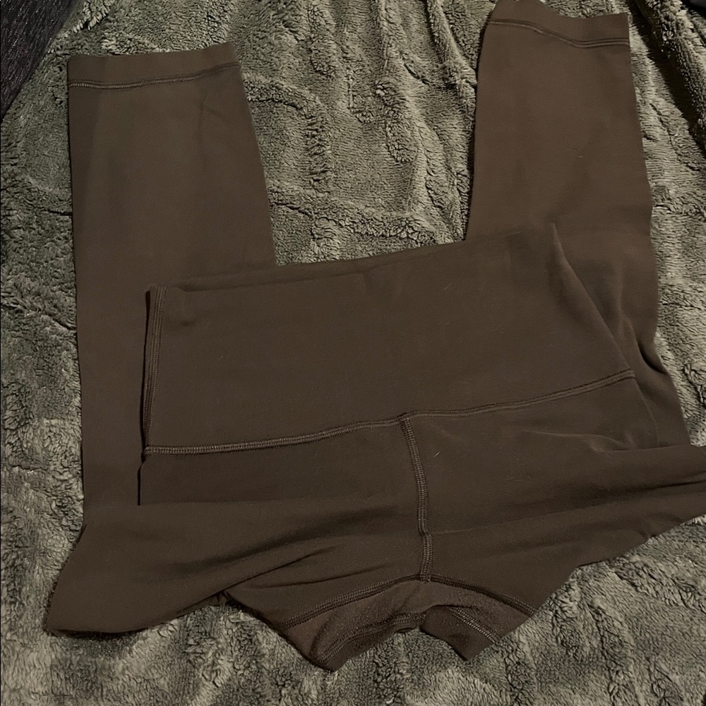Lululemon olive green crop legging (see photos)